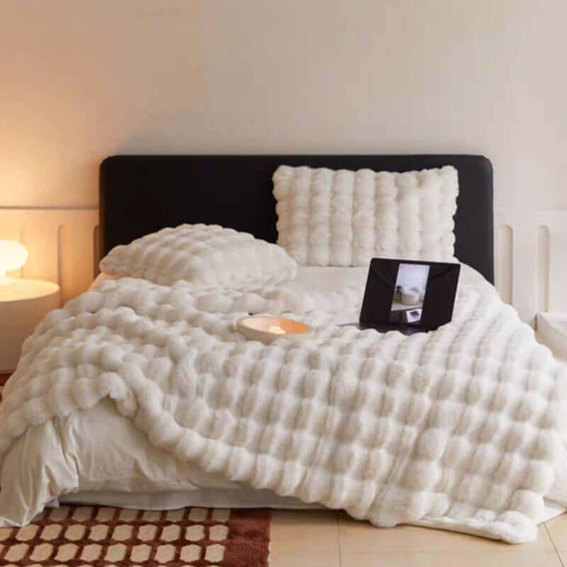 Luxury Eco-Friendly Faux Fur Blanket Snow