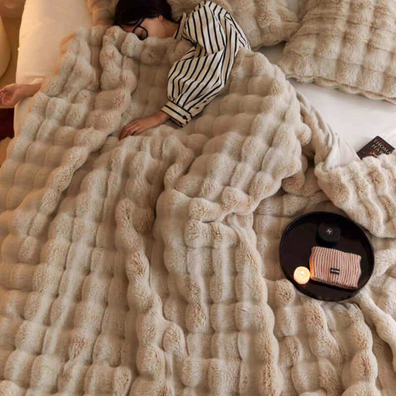Luxury Eco-Friendly Faux Fur Blanket Caramel